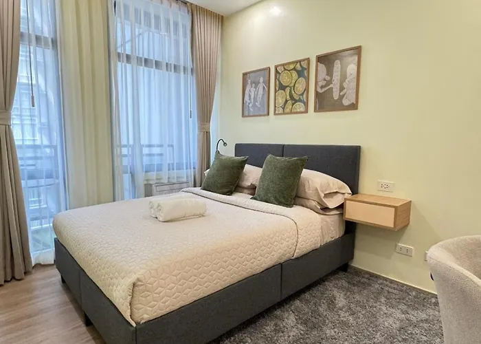 Aparthotel 1br Gramercy Makati, Stylish Sanctuary