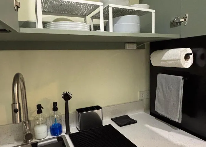 Aparthotel 1br Gramercy Makati, Stylish Sanctuary